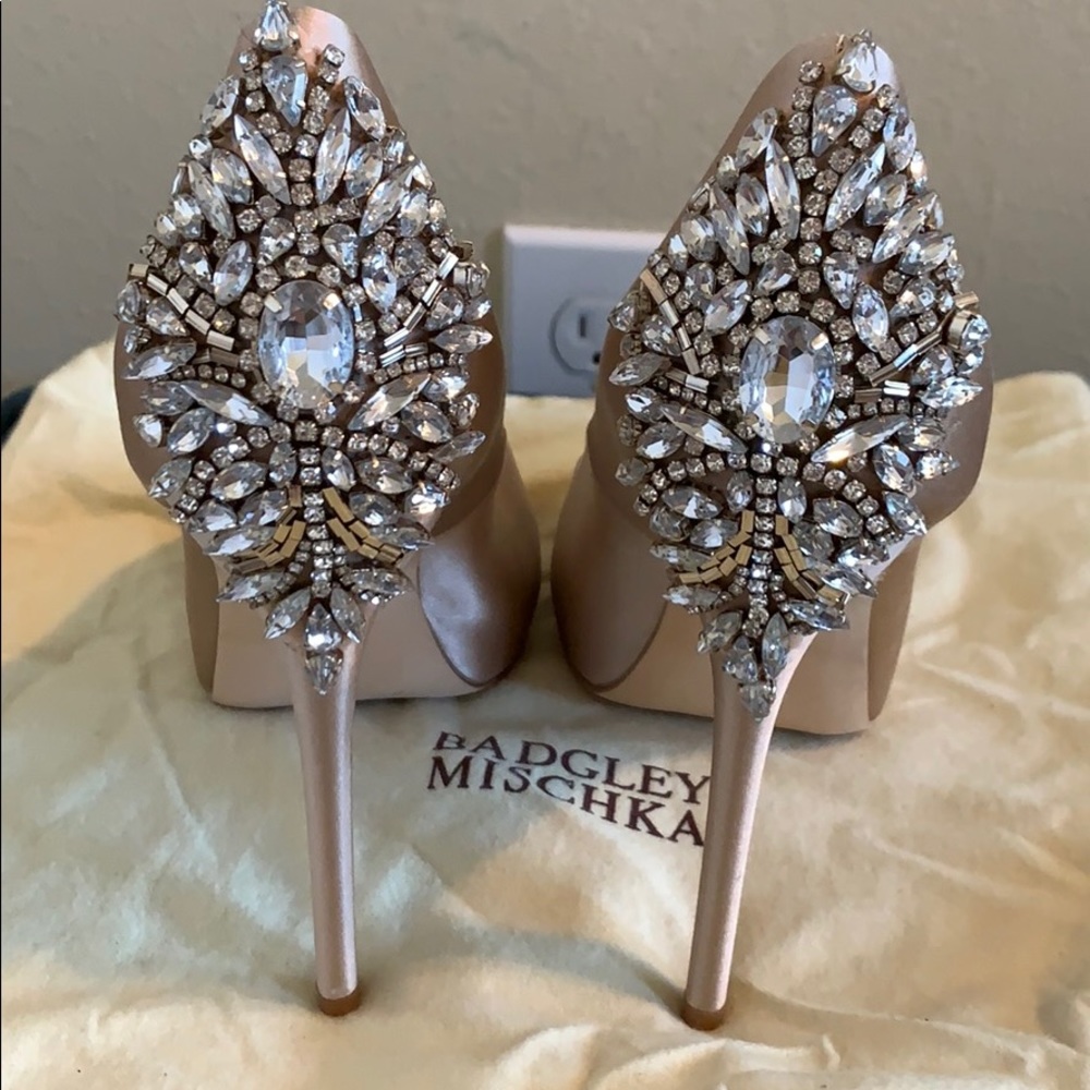 Badgley Mischka blush satin jeweled heels NWOT